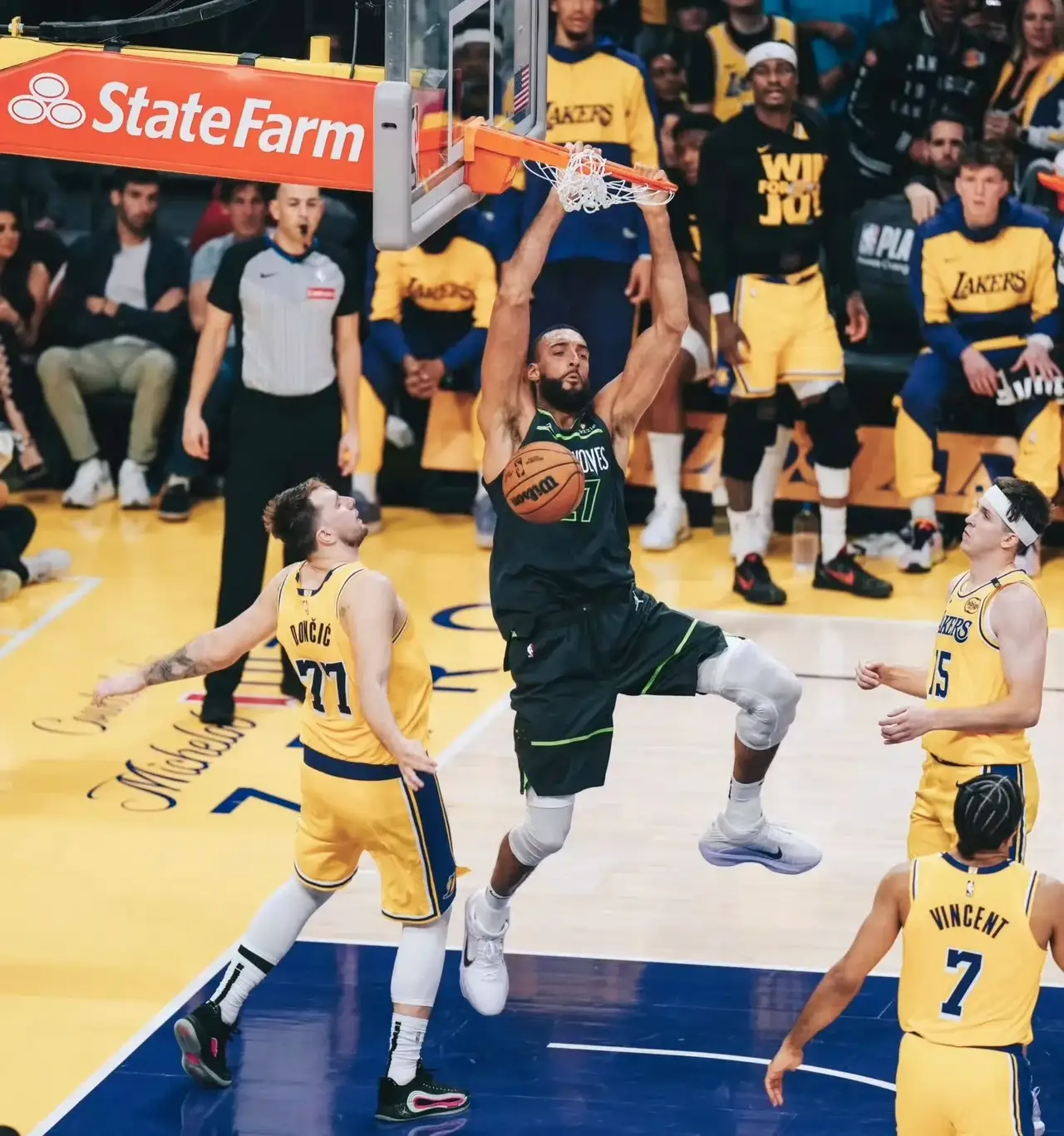 关于集结日NBA季后赛焦点战,门兴格拉德巴赫临场应变,压力陡增,身体对抗强度拉满的信息 关于集结日NBA季后赛焦点战,门兴格拉德巴赫临场应变,压力陡增,身体对抗强度拉满的信息
