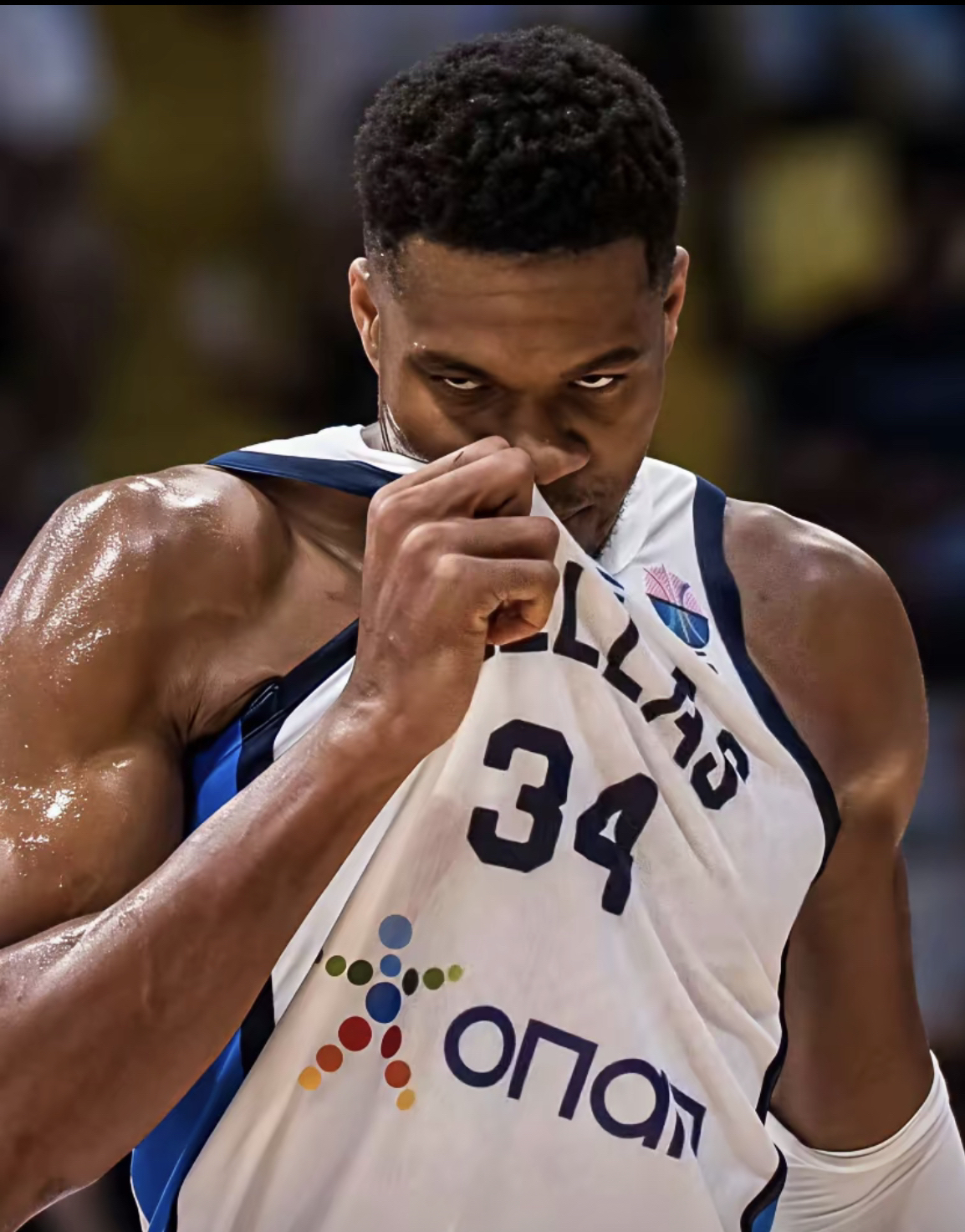 赛地聚焦：欧冠加时末段热度飙升；新奥尔良鹈鹕遗憾出局；目标明确；身体对抗强度拉满的简单介绍